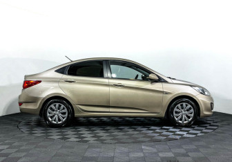 Подержанный автомобиль Hyundai Solaris Sedan 2011 года (4 фото)