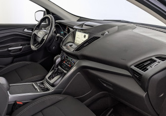 Подержанный автомобиль Ford Kuga 2018 года (13 фото)
