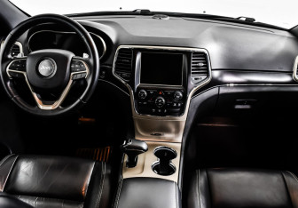 Подержанный автомобиль Jeep Grand Cherokee 2013 года (11 фото)