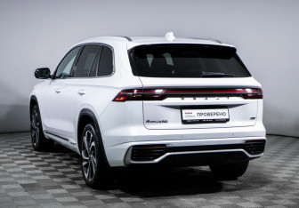 Подержанный автомобиль Geely Monjaro 2024 года (7 фото)