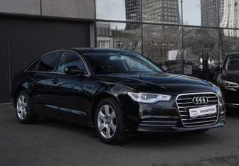 Подержанный автомобиль Audi A6 Sedan 2011 года (3 фото)