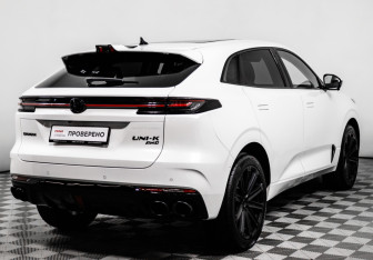 Подержанный автомобиль Changan UNI-K 2023 года (5 фото)