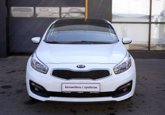 Подержанный автомобиль Kia Ceed Hatchback 2017 года (2 фото)