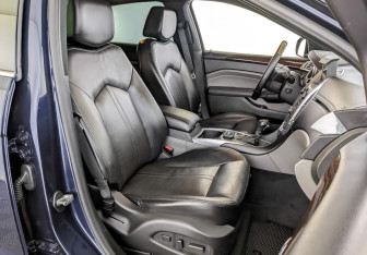 Подержанный автомобиль Cadillac SRX 2011 года (24 фото)
