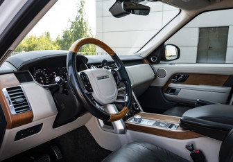 Подержанный автомобиль Land Rover Range Rover 2018 года (9 фото)