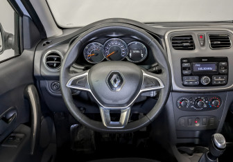 Подержанный автомобиль Renault Logan Sedan 2021 года (22 фото)