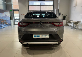 Подержанный автомобиль Renault Arkana 2019 года (5 фото)