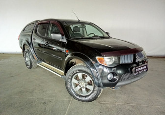 Подержанный автомобиль Mitsubishi L200 2008 года (3 фото)