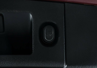 Подержанный автомобиль Chevrolet Tahoe 2016 года (14 фото)