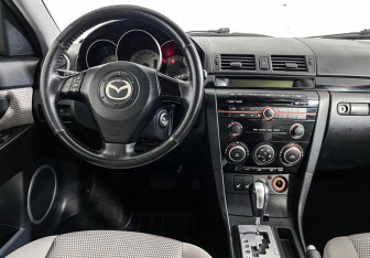 Подержанный автомобиль Mazda 3 Hatchback 2008 года (12 фото)