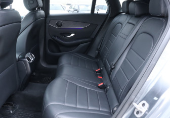 Подержанный автомобиль Mercedes-Benz GLC Coupe 2021 года (10 фото)