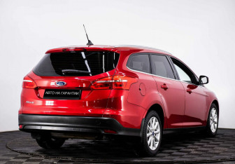 Подержанный автомобиль Ford Focus Wagon 2018 года (3 фото)