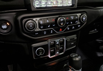 Подержанный автомобиль Jeep Wrangler 2021 года (28 фото)