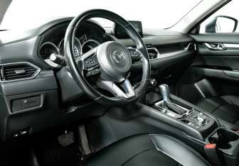 Подержанный автомобиль Mazda CX-5 2017 года (10 фото)