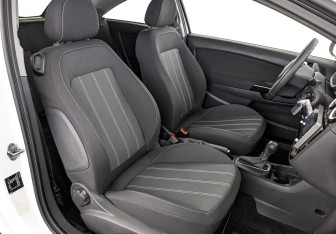 Подержанный автомобиль Opel Corsa 2012 года (24 фото)