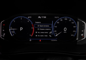 Подержанный автомобиль Volkswagen Multivan 2020 года (12 фото)