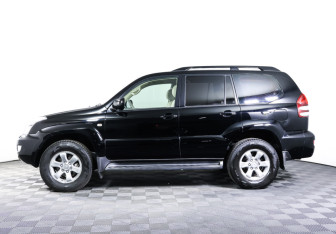 Подержанный автомобиль Toyota Land Cruiser Prado 2007 года (8 фото)