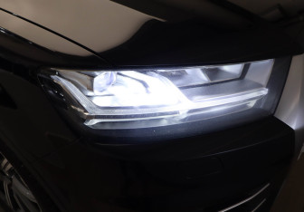 Подержанный автомобиль Audi Q7 2017 года (27 фото)