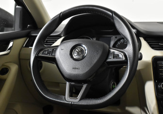 Подержанный автомобиль Skoda Octavia Wagon 2014 года (12 фото)