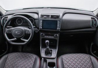 Подержанный автомобиль Hyundai Creta 2022 года (13 фото)
