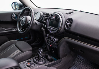 Подержанный автомобиль MINI Countryman 2020 года (10 фото)