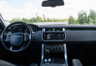 Подержанный автомобиль Land Rover Range Rover Sport 2014 года (12 фото)