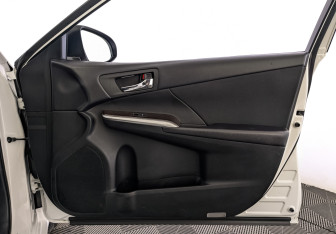 Подержанный автомобиль Toyota Camry Sedan 2017 года (25 фото)