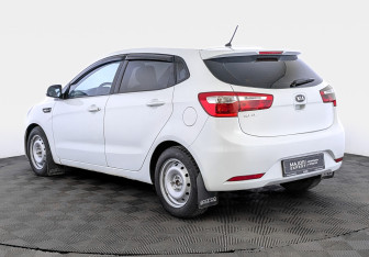 Подержанный автомобиль Kia Rio Hatchback 2014 года (7 фото)