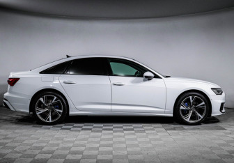 Подержанный автомобиль Audi A6 Sedan 2019 года (4 фото)