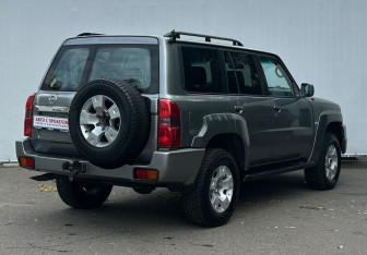 Подержанный автомобиль Nissan Patrol 2008 года (5 фото)