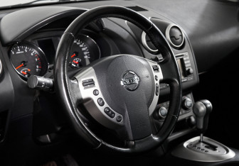 Подержанный автомобиль Nissan Qashqai+2 2012 года (14 фото)