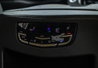 Подержанный автомобиль Cadillac Escalade Suv 2017 года (20 фото)