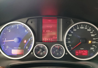 Подержанный автомобиль Volkswagen Touareg 2007 года (11 фото)