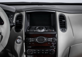 Подержанный автомобиль Infiniti EX 2008 года (13 фото)