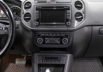 Подержанный автомобиль Volkswagen Tiguan 2015 года (15 фото)