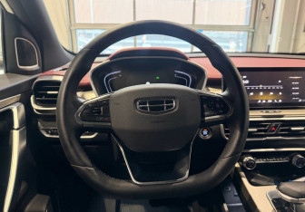 Подержанный автомобиль Geely Coolray 2023 года (14 фото)