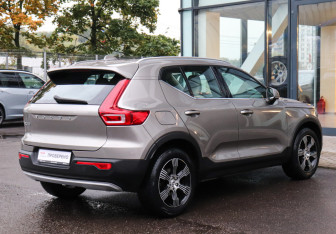 Подержанный автомобиль Volvo XC40 2021 года (4 фото)
