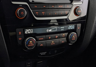 Подержанный автомобиль Nissan X-Trail 2016 года (21 фото)