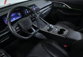 Подержанный автомобиль Omoda C5 2023 года (7 фото)