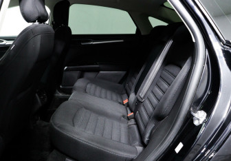 Подержанный автомобиль Ford Mondeo Sedan 2019 года (12 фото)