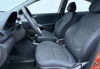 Подержанный автомобиль Hyundai Solaris Sedan 2014 года (10 фото)