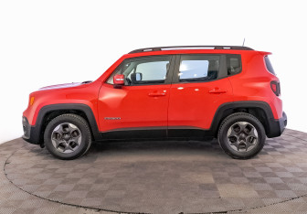 Подержанный автомобиль Jeep Renegade 2018 года (8 фото)