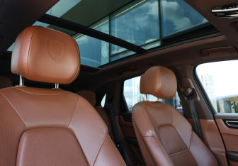 Подержанный автомобиль Porsche Cayenne 2018 года (9 фото)