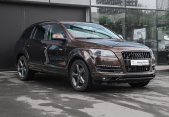 Подержанный автомобиль Audi Q7 2012 года (3 фото)