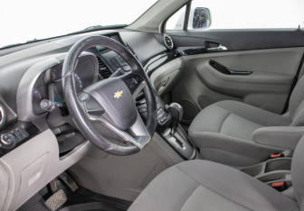 Подержанный автомобиль Chevrolet Orlando 2013 года (10 фото)