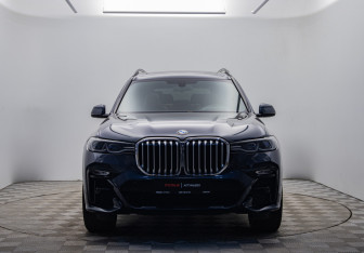 Подержанный автомобиль BMW X7 2020 года (2 фото)