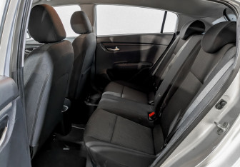 Подержанный автомобиль Kia Rio Hatchback 2021 года (11 фото)