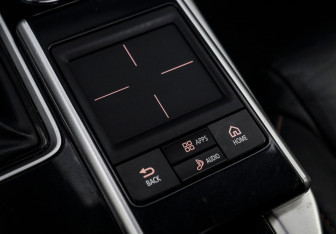 Подержанный автомобиль Mitsubishi Eclipse Cross 2018 года (16 фото)