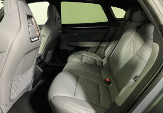 Подержанный автомобиль Zeekr 001 2024 года (10 фото)