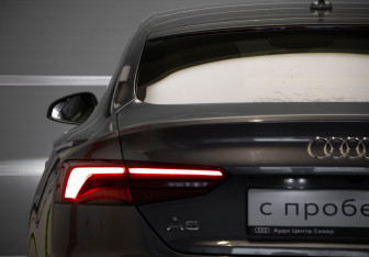 Подержанный автомобиль Audi A5 Liftback 2017 года (38 фото)